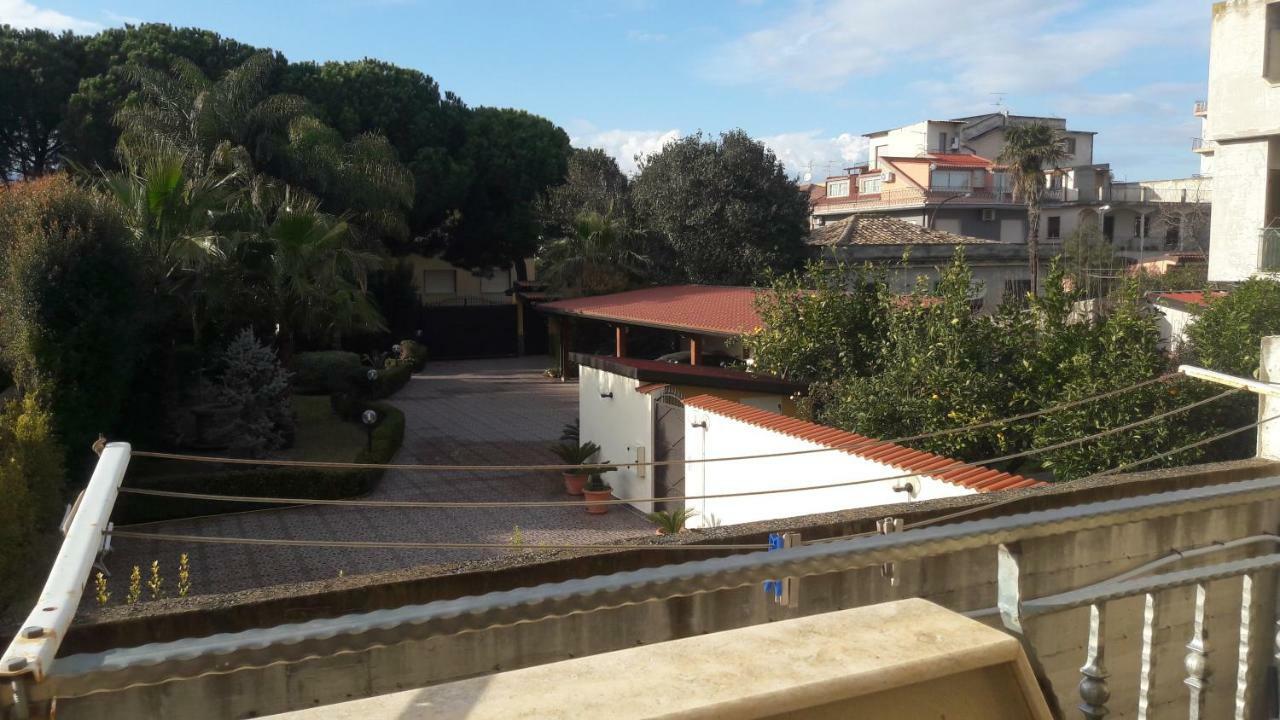 Ferienwohnung Residenza Monteleone Ardore Marina Exterior foto